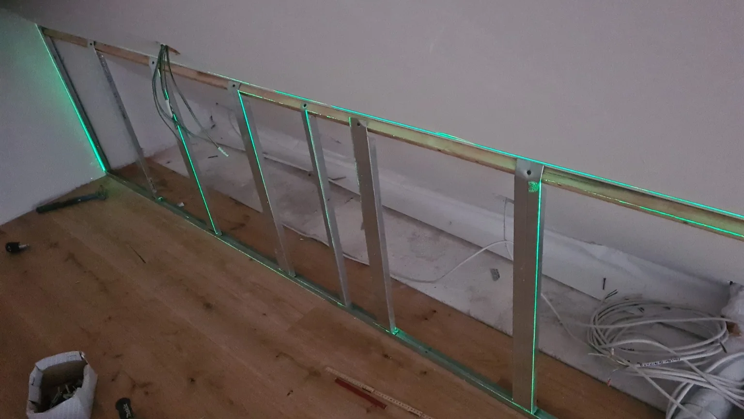 Metallständerwerk für eine Drempelwand unter einer Dachschräge